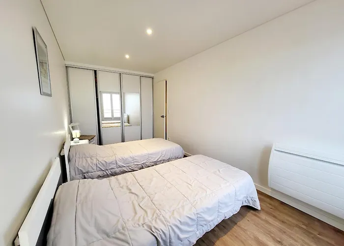 T3 Avec Terrasse, Garage - La Chaume - Fr-1-92-765