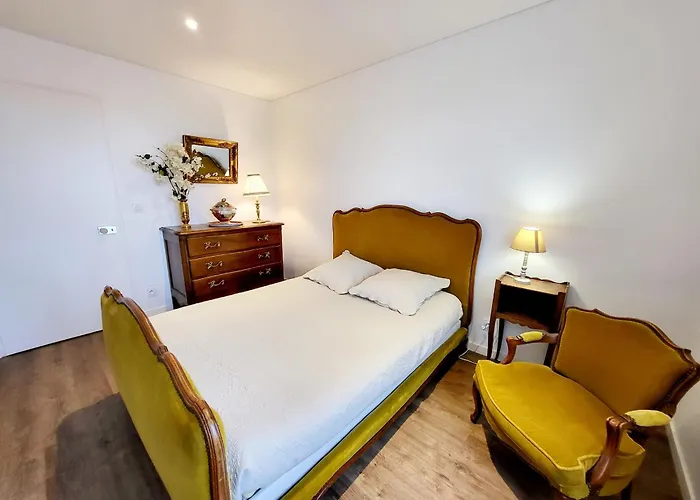 T3 Avec Terrasse, Garage - La Chaume - Fr-1-92-765 *