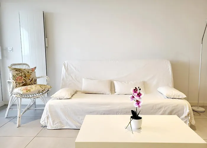 T3 Avec Terrasse, Garage - La Chaume - Fr-1-92-765 Apartamento *